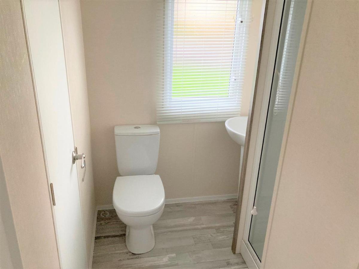 3 Bedroom Modern Caravan Sleeps Up To 8 Millom Esterno foto