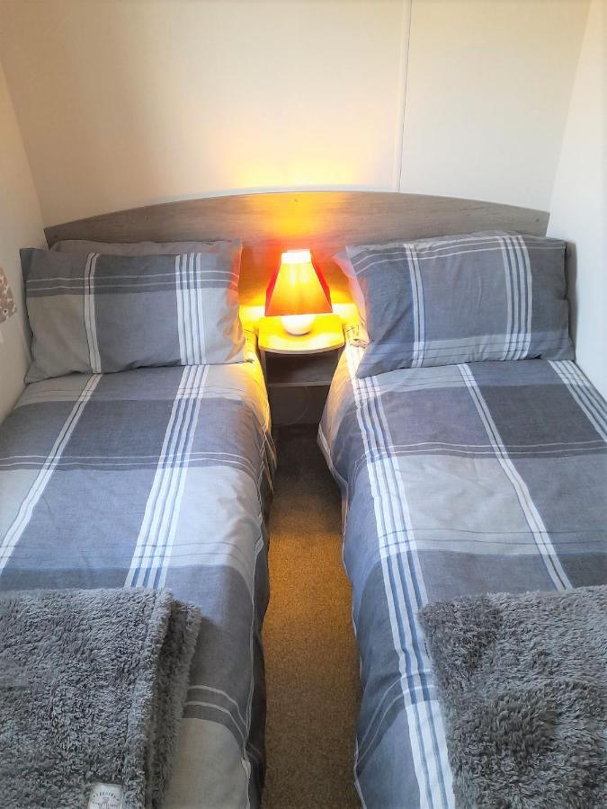 3 Bedroom Modern Caravan Sleeps Up To 8 Millom Esterno foto