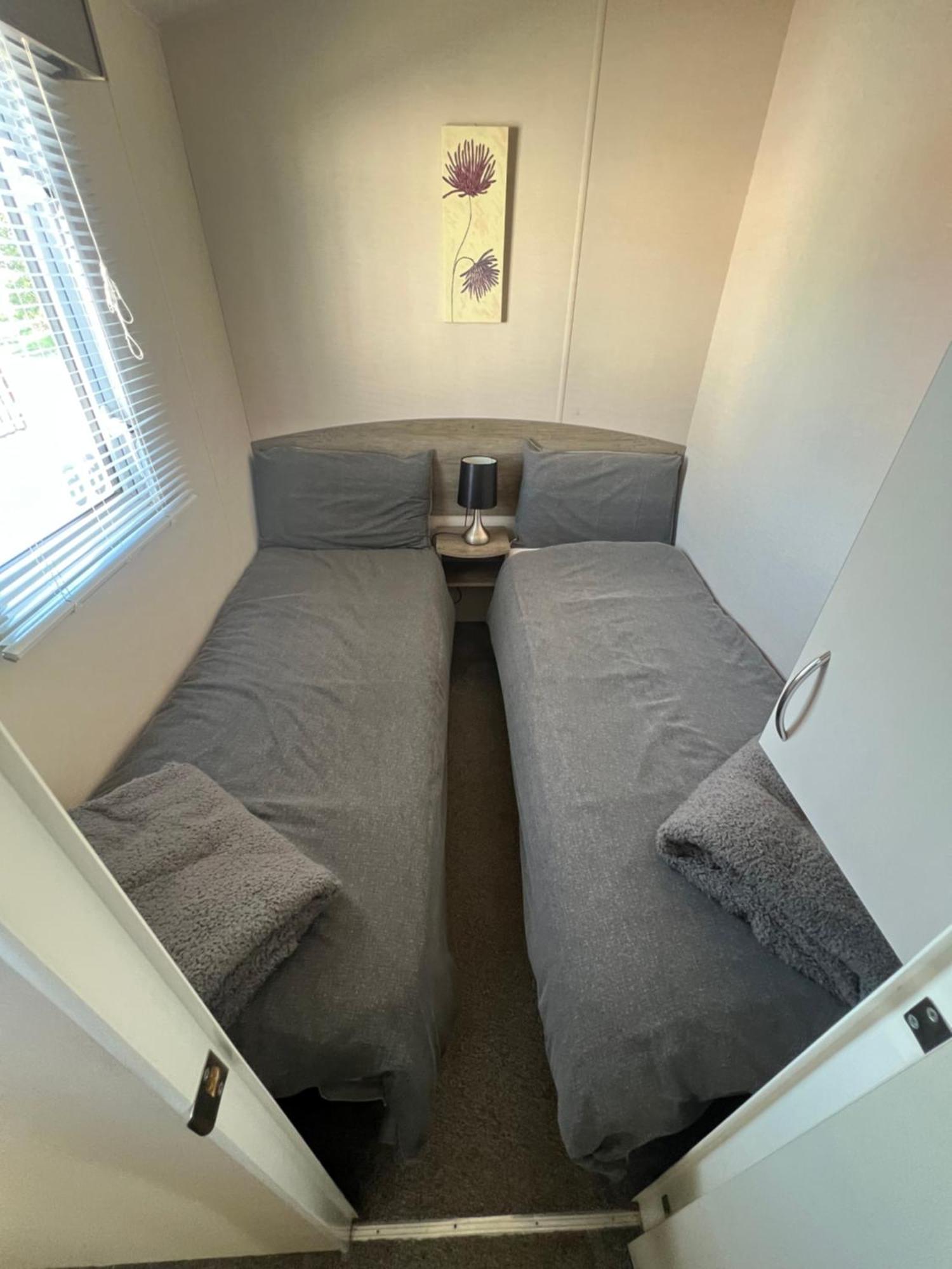 3 Bedroom Modern Caravan Sleeps Up To 8 Millom Esterno foto