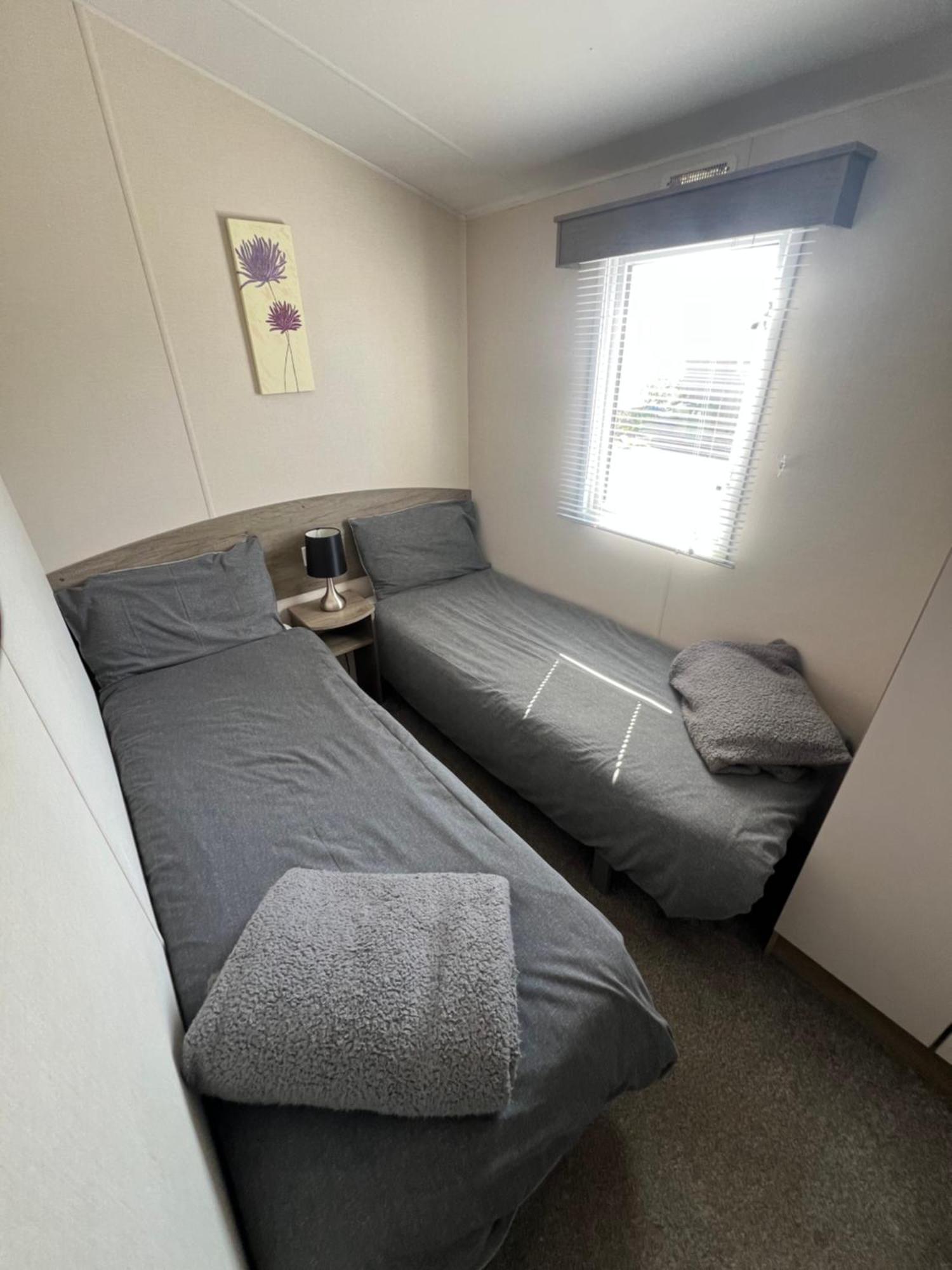 3 Bedroom Modern Caravan Sleeps Up To 8 Millom Esterno foto